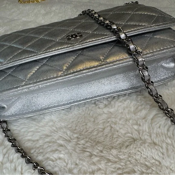 Chanel Classic Wallet on chain silver - Picture 2 of 10